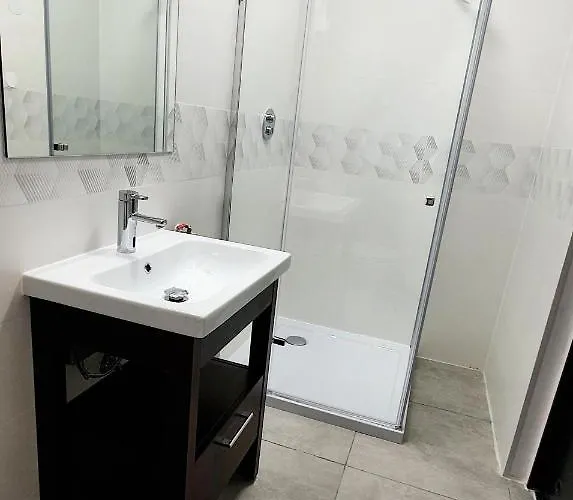 Rentumi Gryfino-noclegi Turystyczne I Pracownicze Hostal *